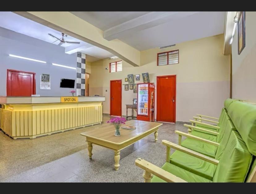 Ss Kkp Tourist Home Thiruvananthapuram Ngoại thất bức ảnh